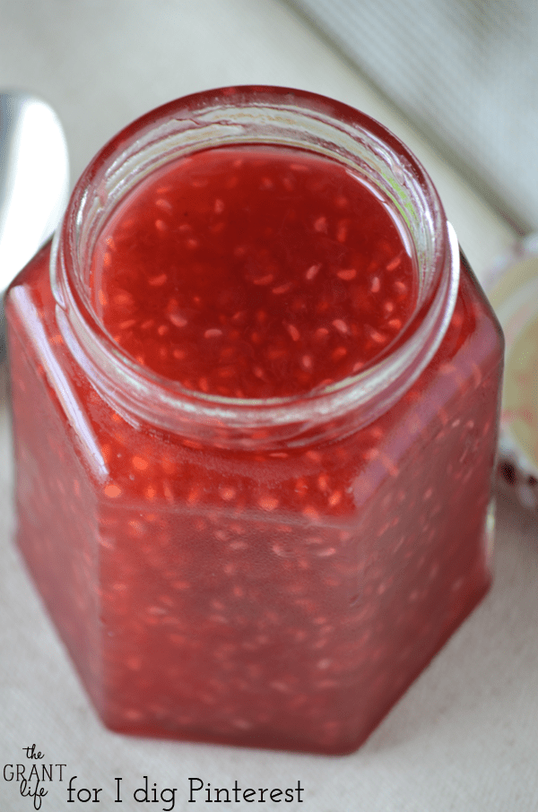 How to make homemade raspberry sauce