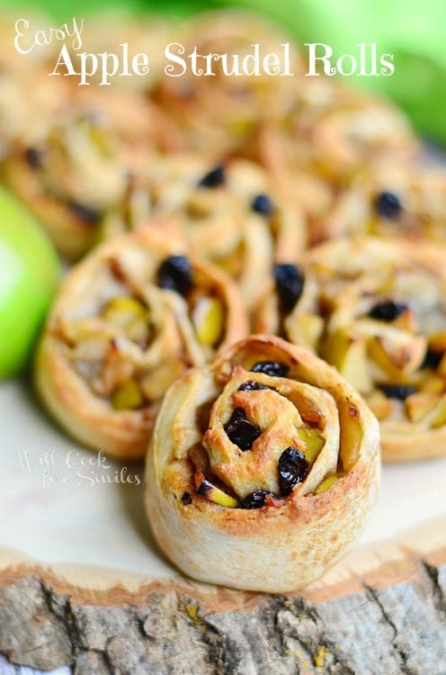 Easy Apple Strudel Rolls - perfect small hand-size treat!