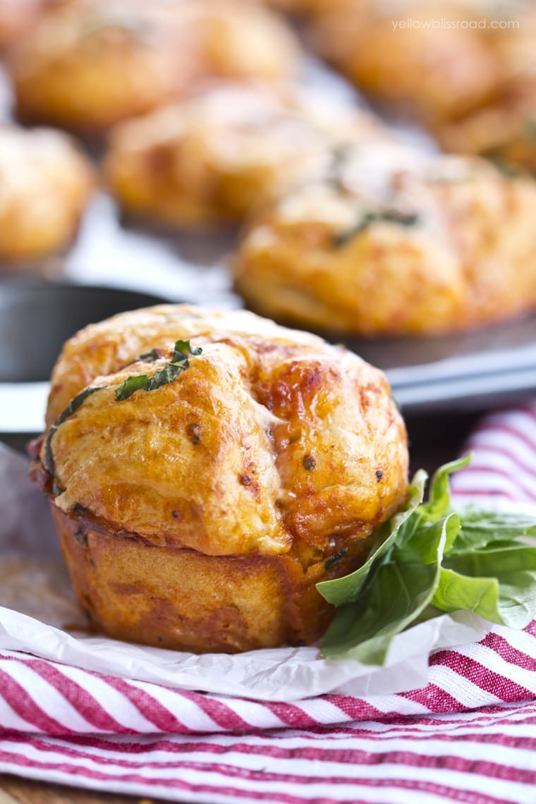 Pizza Pull Apart Muffins - lunch, snack or dinner...you pick!